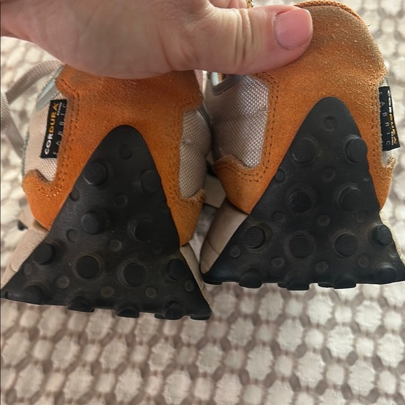 New Balance 327 mens/women Sneakers - Picture 4 of 7